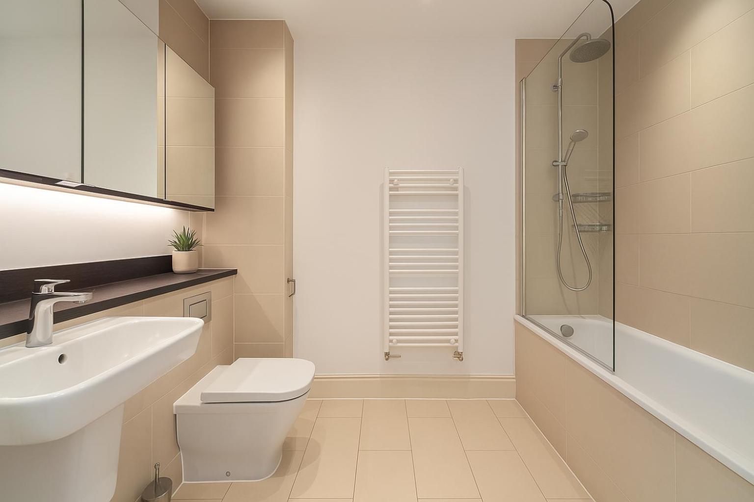 1 Bed With Balcony In Bow Apartment *